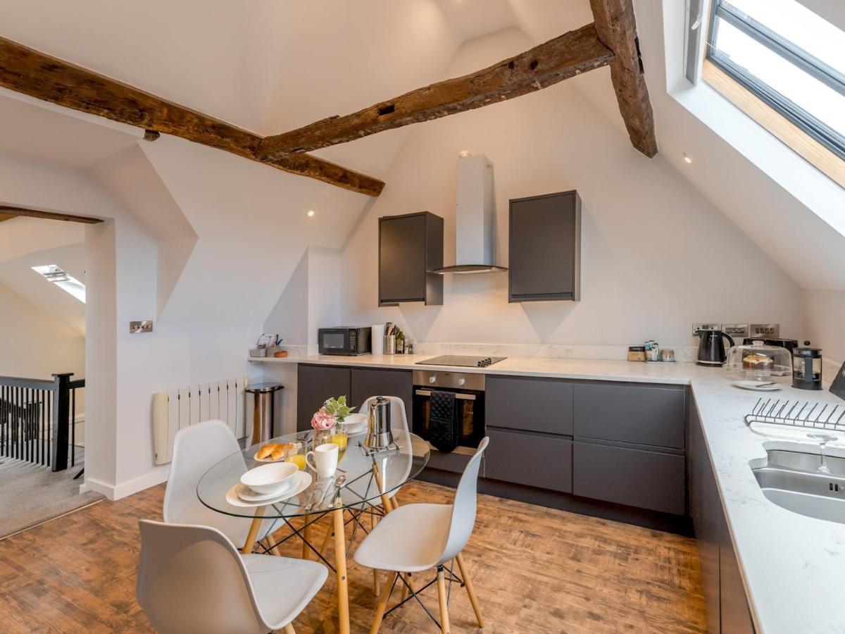 Pass The Keys 5C Charming Town Centre Apartment With Roof Top Views シュルーズベリー エクステリア 写真